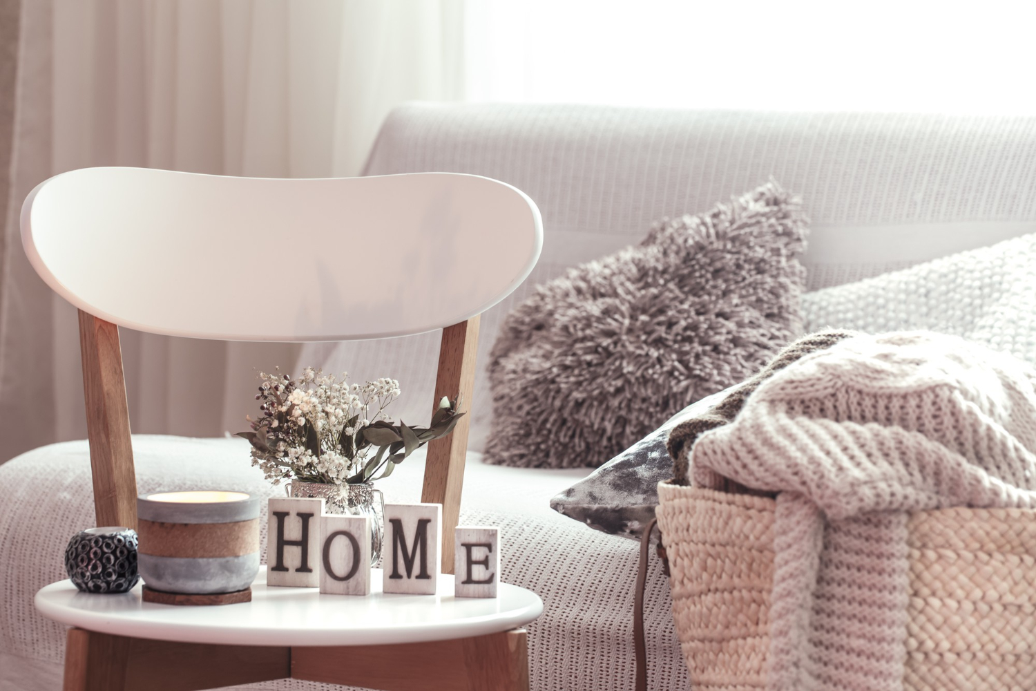 Read more about the article Crafting Comfort: The Art and Science of Cozy Home Decor