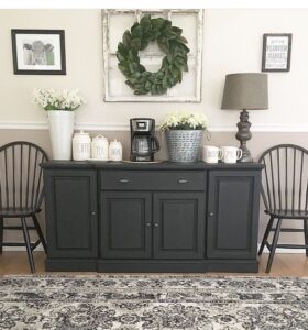 Read more about the article Unveiling the Art of Elevating Your Dining Room Buffet Decor