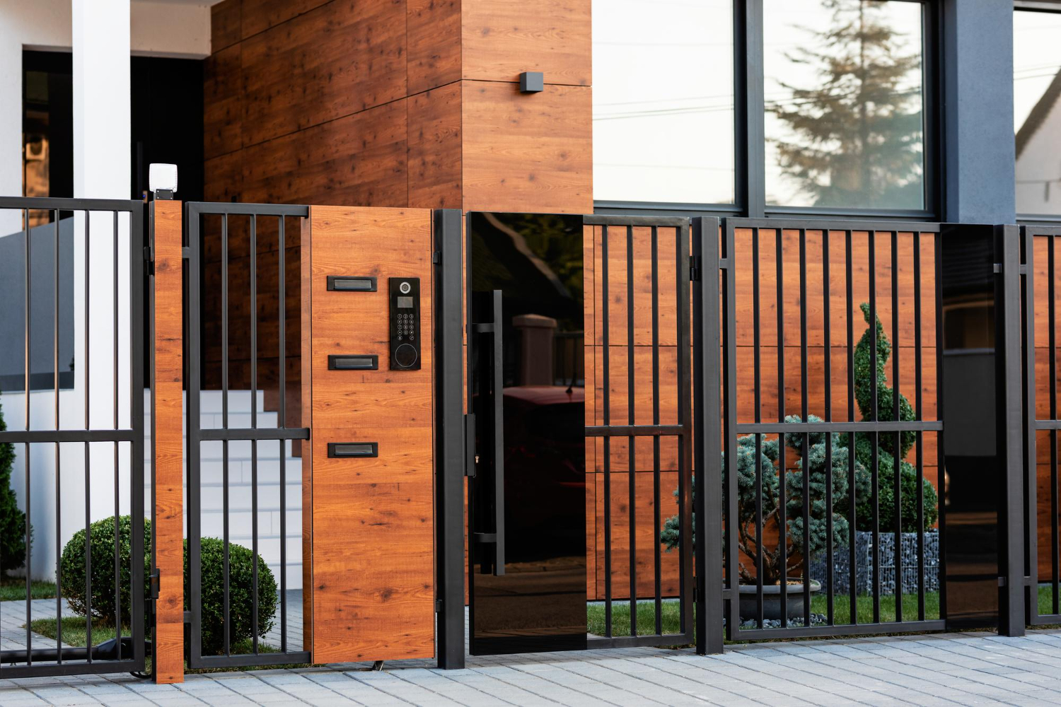 Read more about the article Unveiling the Gateway to Security: Innovative Sliding Driveway Gate Ideas