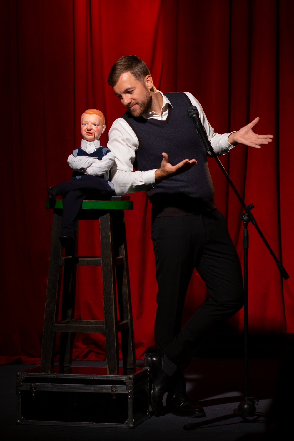Read more about the article Unleashing Laughter: The Stand-Up Comedy Scene in Miami