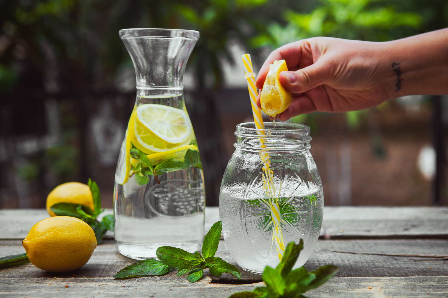 Read more about the article Squeeze the Day: Crafting the Perfect Lemon Mojito Recipe
